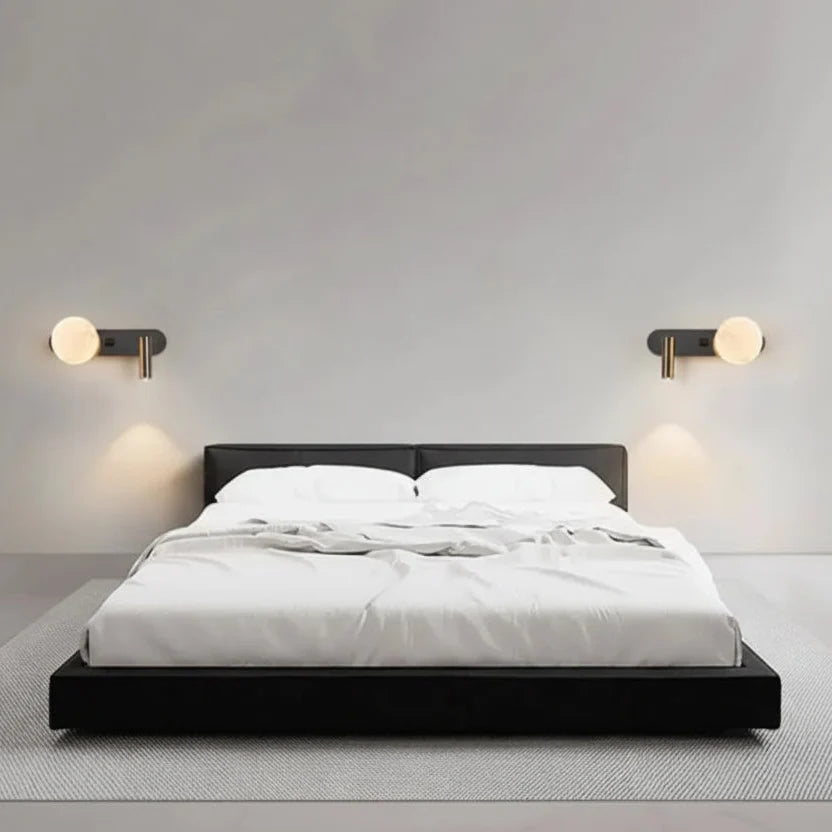 Arandela de Parede com Luz Direcionável para Leitura Noturna.