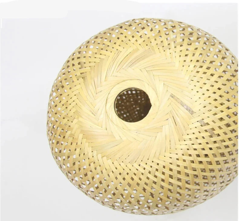 Luminária Pendente de Bambu Akada.
