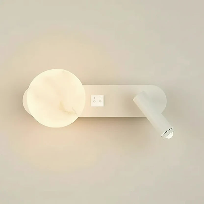 Arandela de Parede com Luz Direcionável para Leitura Noturna.