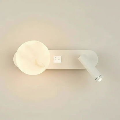 Arandela de Parede com Luz Direcionável para Leitura Noturna.