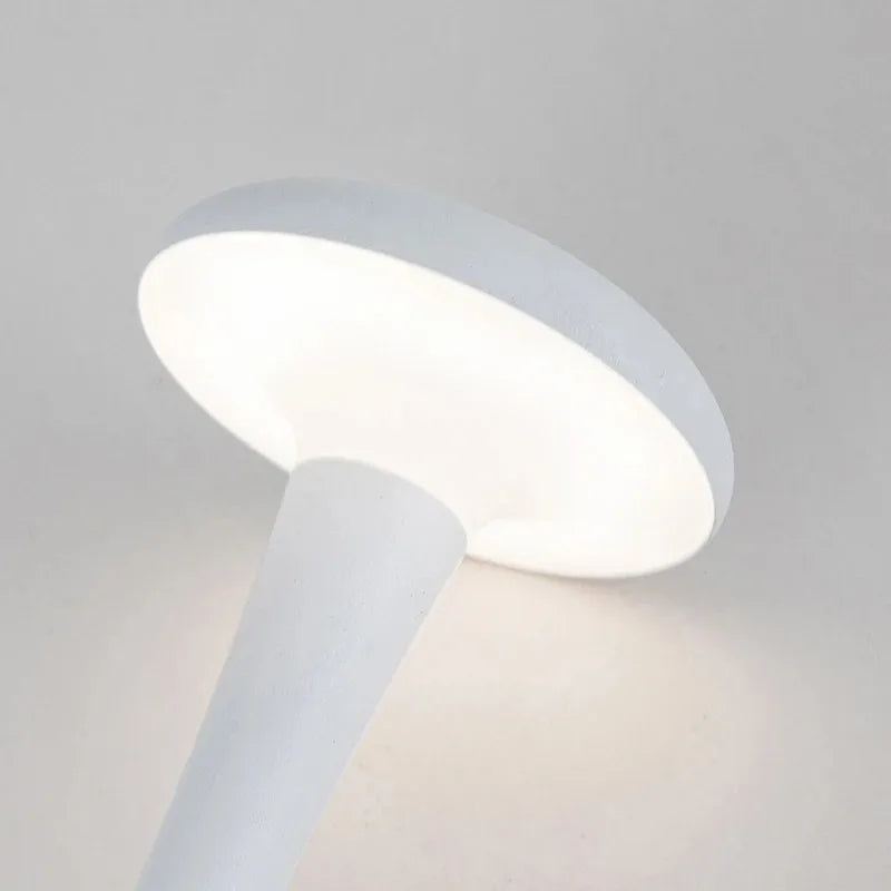 Luminária de Mesa LED Recarregável com Toque e Design Moderno.