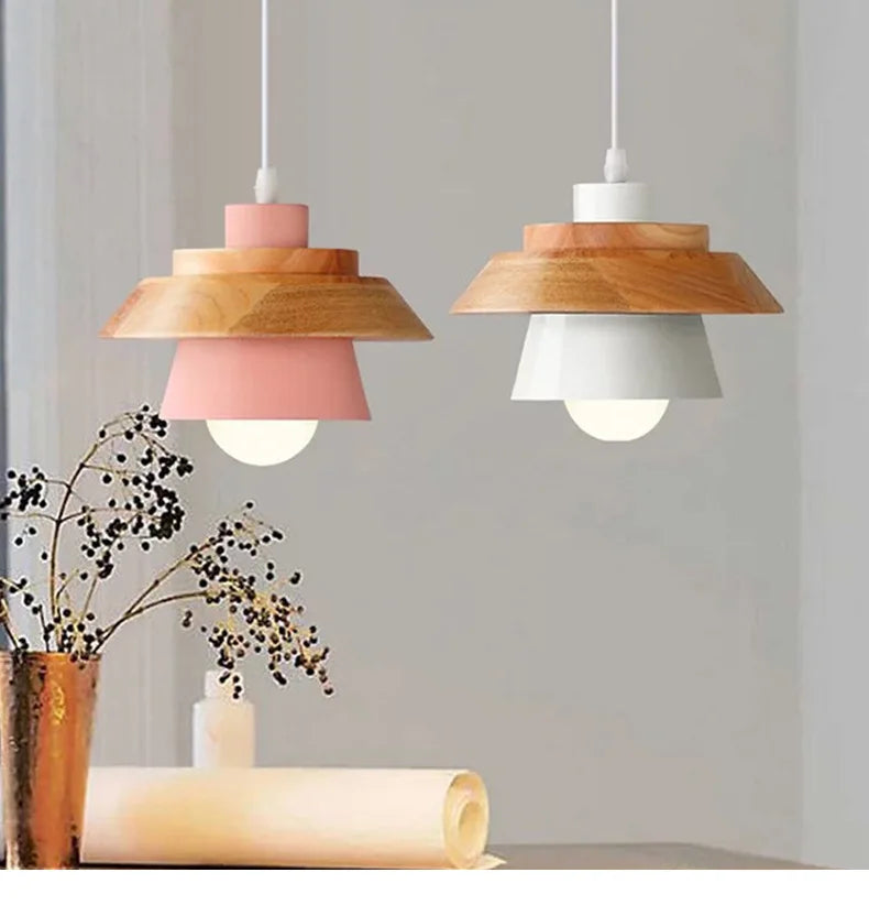 Luminária Pendente de Madeira e Metal - Design Contemporâneo.