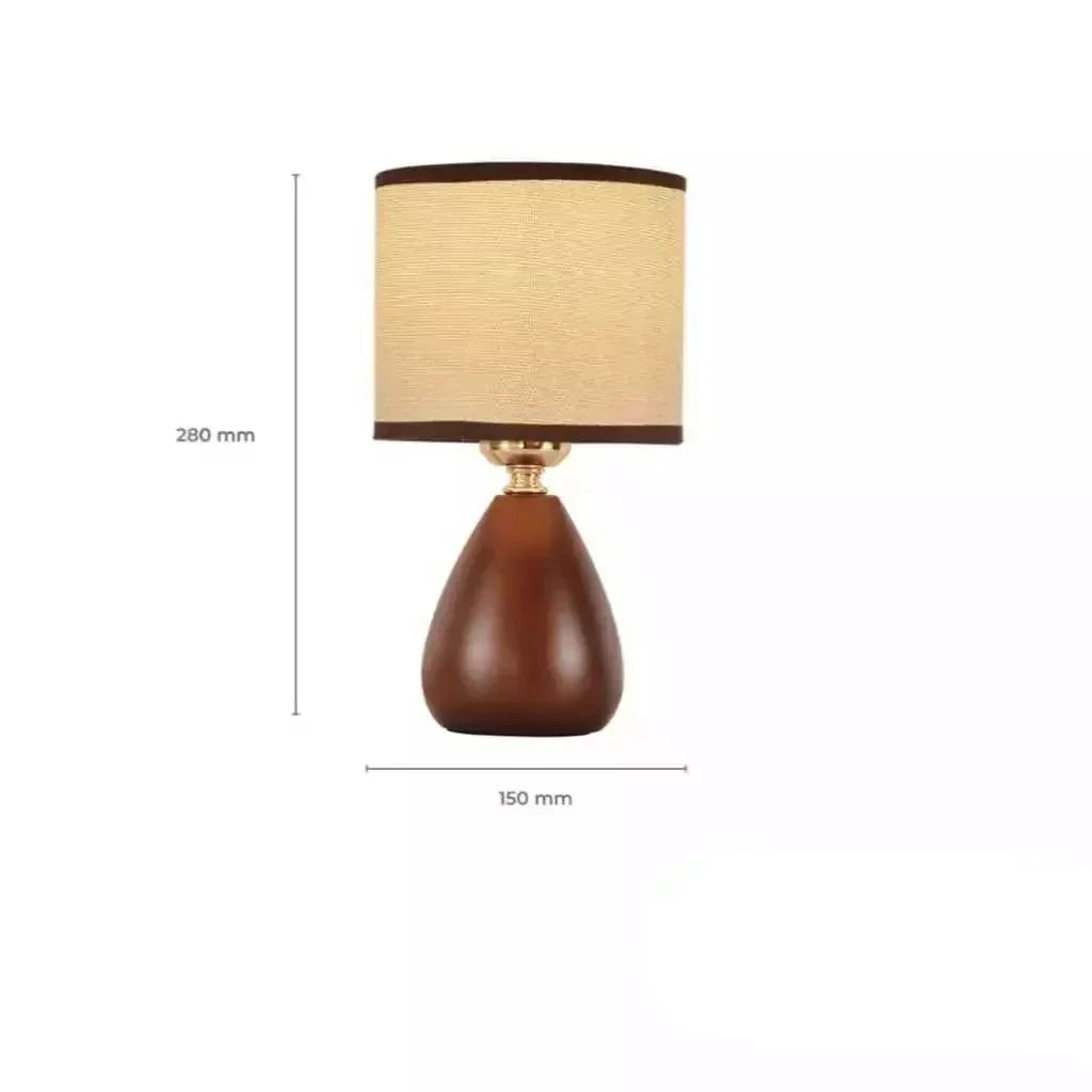Luminária de mesa com base de madeira marrom e cúpula bege, 280mm de altura.